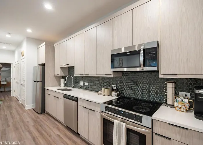 Eco By Uchicago, Lakefront & Hyde Park!